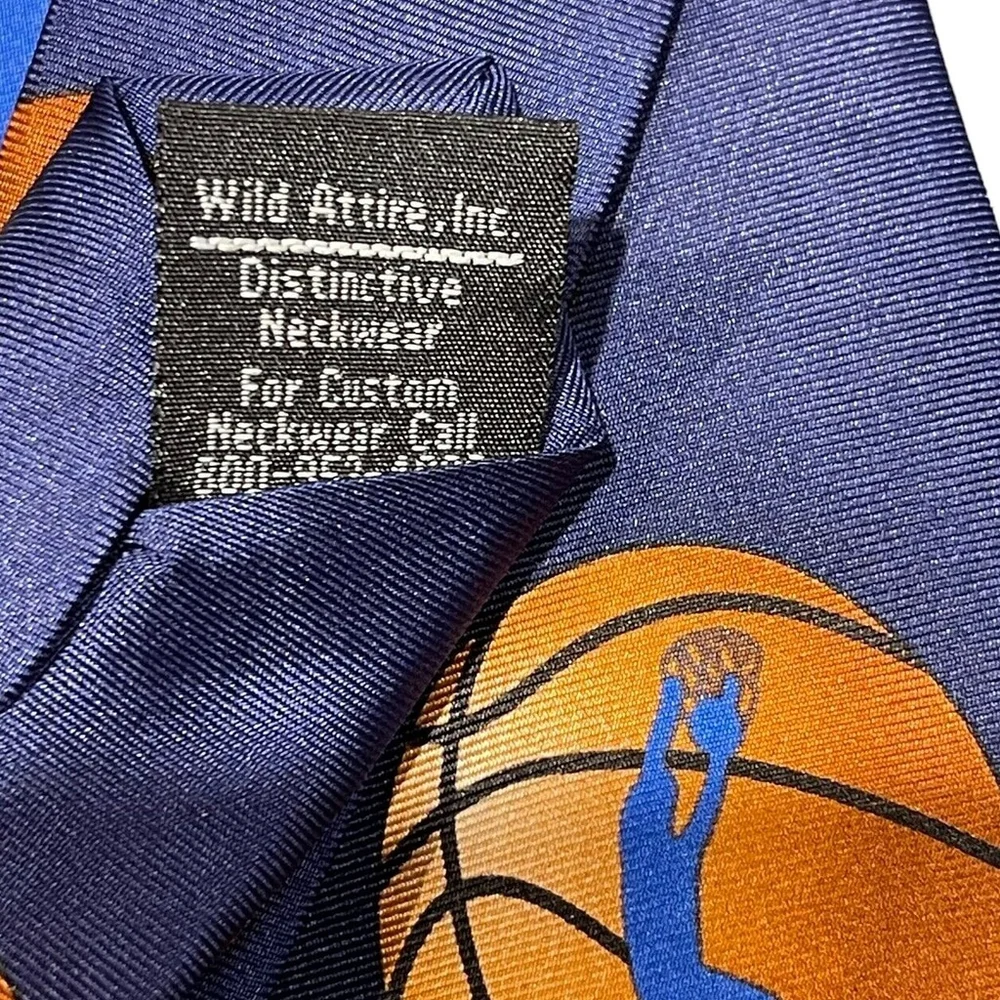 Wild Ties Mens Basketball Themed Tie 100% Silk Hand Made Dark Blue One Size EUC‎